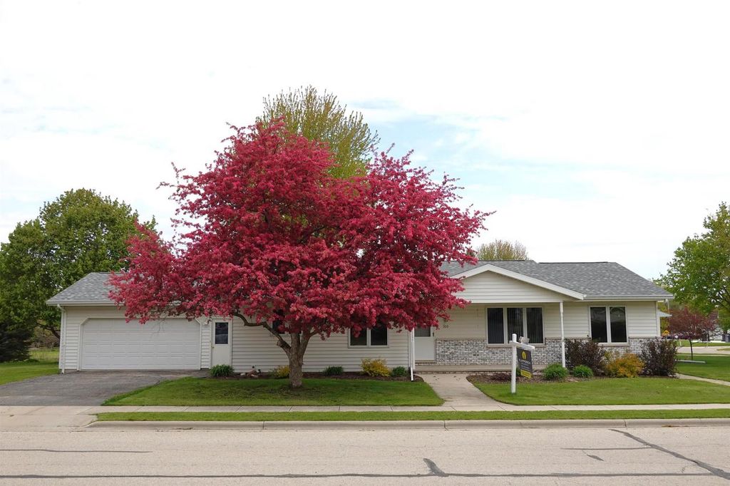 109 FILBY STREET, Oakfield, WI 53065