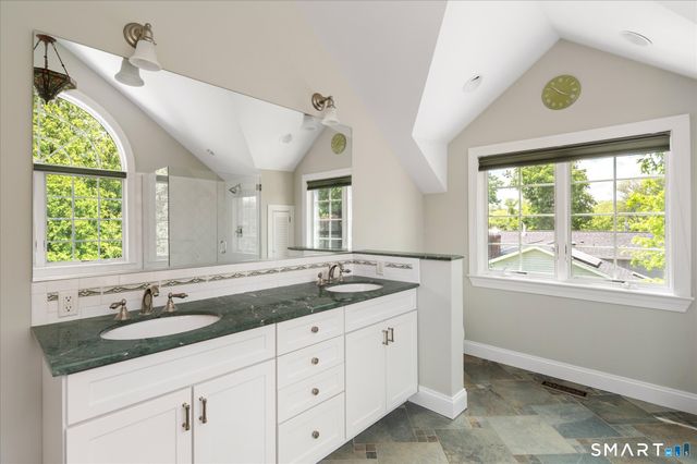 43 Green Knolls Lane, Fairfield, CT 06824