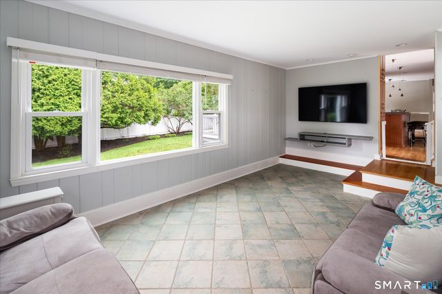 43 Green Knolls Lane, Fairfield, CT 06824