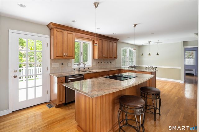 43 Green Knolls Lane, Fairfield, CT 06824
