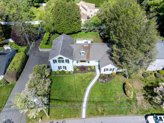 43 Green Knolls Lane, Fairfield, CT 06824