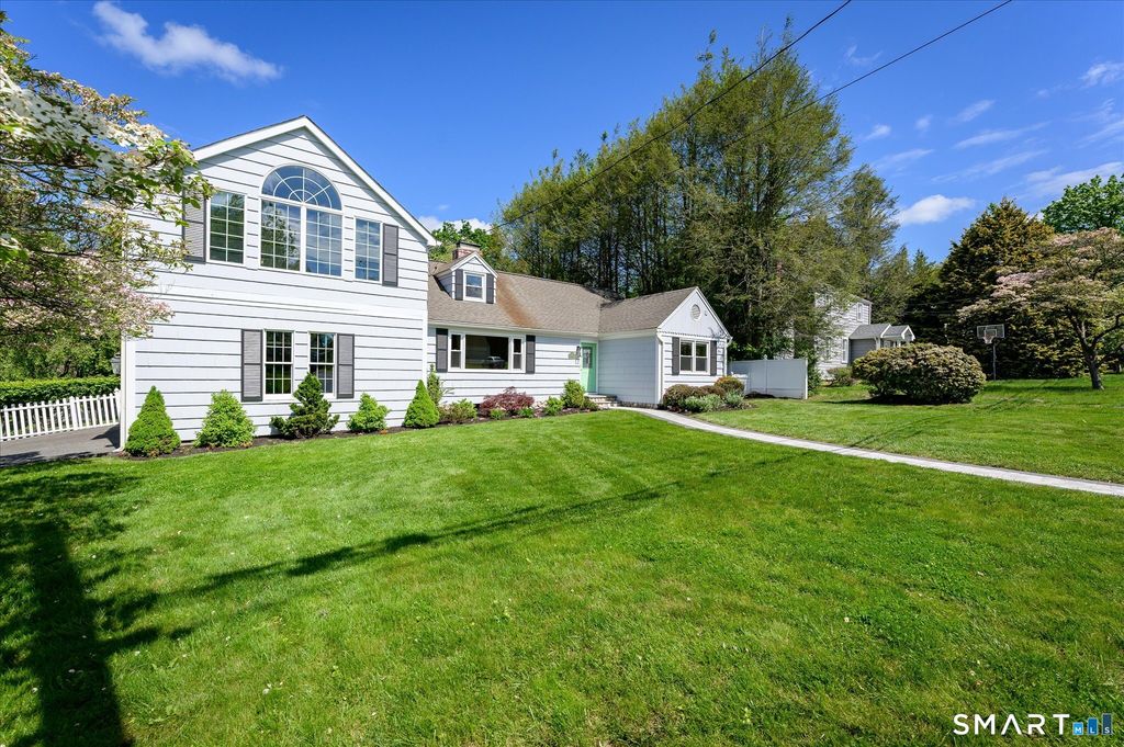 43 Green Knolls Lane, Fairfield, CT 06824