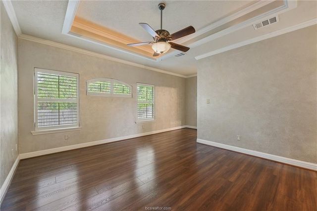 1919 Debbie Drive, Bryan, TX 77802