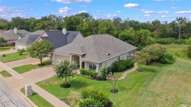 1919 Debbie Drive, Bryan, TX 77802