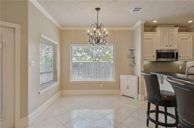 1919 Debbie Drive, Bryan, TX 77802
