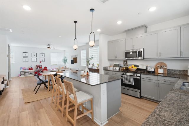 5491 SEACLIFF PL 108, San Diego, CA 92154