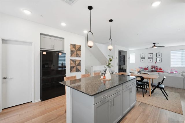 5491 SEACLIFF PL 108, San Diego, CA 92154