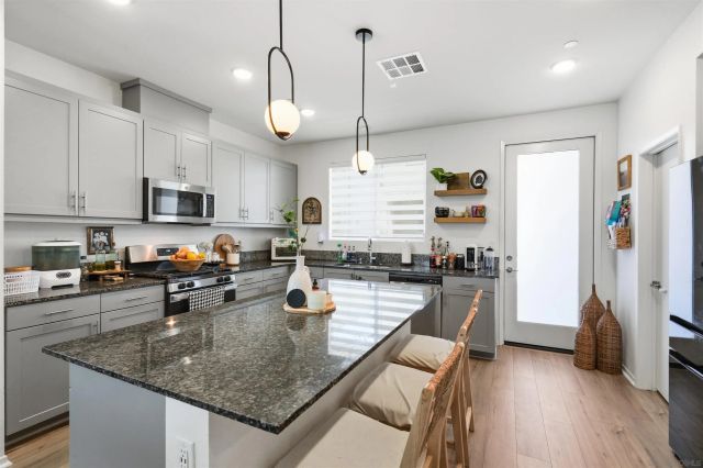 5491 SEACLIFF PL 108, San Diego, CA 92154