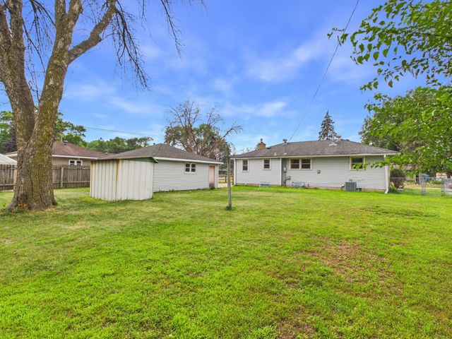 6306 Lee Avenue N, Brooklyn Center, MN 55429
