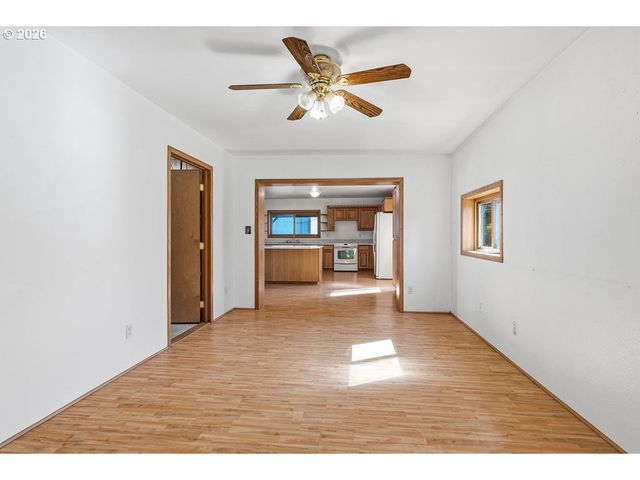 156 WILLIAMS Ave, Kelso, WA 98626