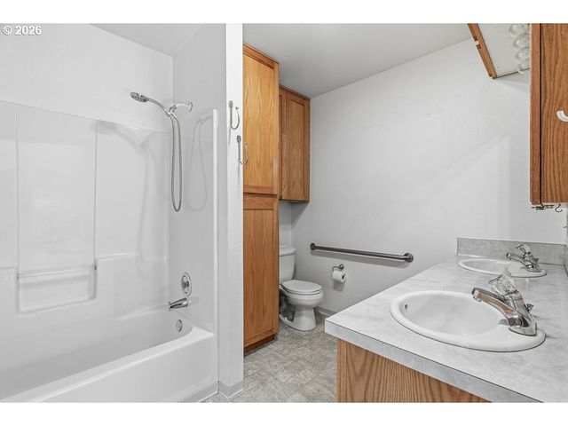 156 WILLIAMS Ave, Kelso, WA 98626