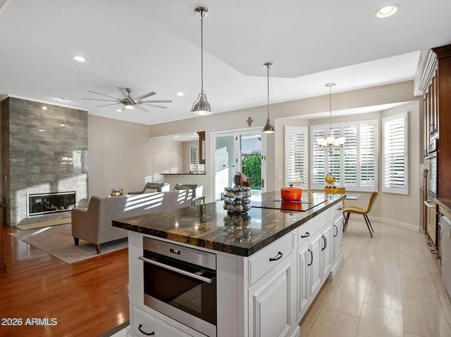 15426 S 4TH Avenue, Phoenix, AZ 85045