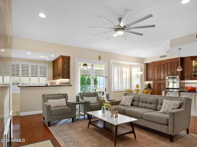 15426 S 4TH Avenue, Phoenix, AZ 85045