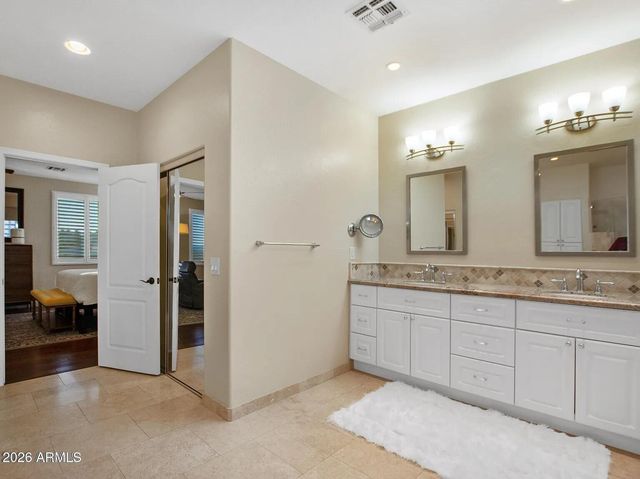 15426 S 4TH Avenue, Phoenix, AZ 85045