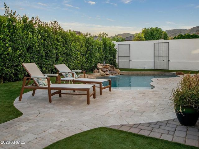 15426 S 4TH Avenue, Phoenix, AZ 85045