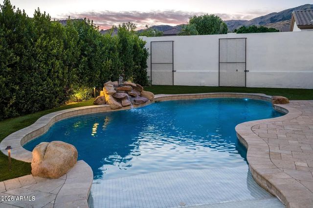 15426 S 4TH Avenue, Phoenix, AZ 85045