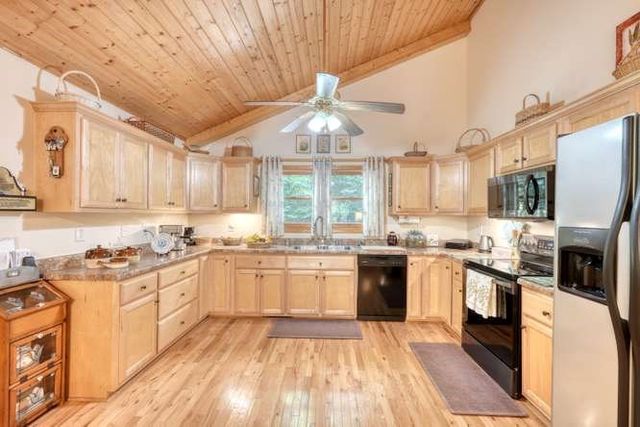 280 Fox Trot Lane, Murphy, NC 28906