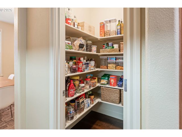 6508 Nw MCMULLEN Ave, Portland, OR 97229