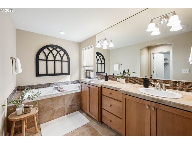 6508 Nw MCMULLEN Ave, Portland, OR 97229