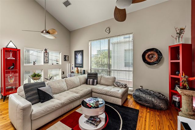 840 Robin Street, Houston, TX 77019