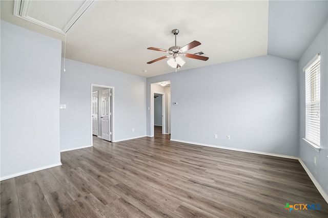 316 Housefinch Loop, Leander, TX 78641