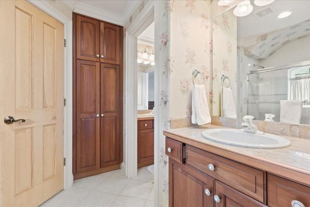 27 STONE GATE N, Longwood, FL 32779