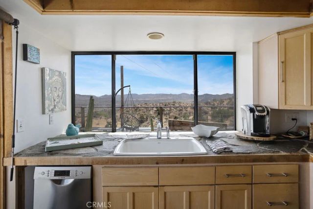 56564 Nelson Avenue, Yucca Valley, CA 92284