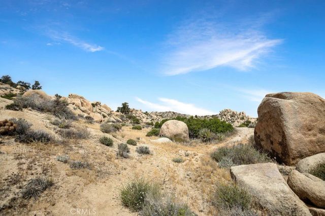56564 Nelson Avenue, Yucca Valley, CA 92284