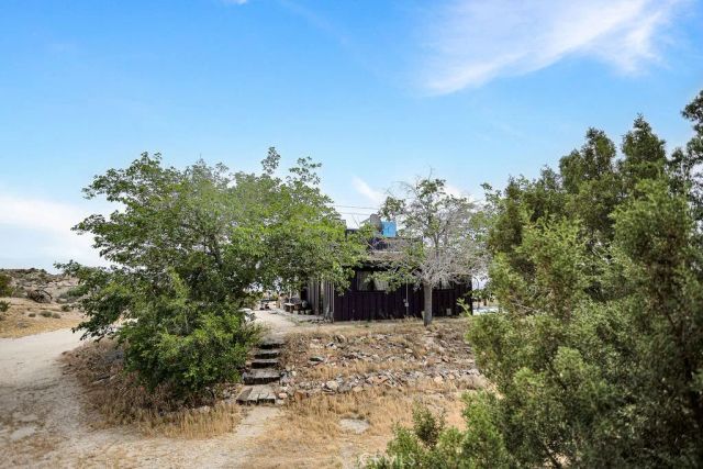 56564 Nelson Avenue, Yucca Valley, CA 92284
