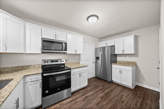 18 Dalewood Dr, Clarksville, TN 37042