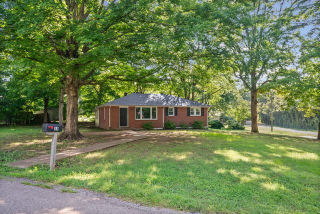 18 Dalewood Dr, Clarksville, TN 37042
