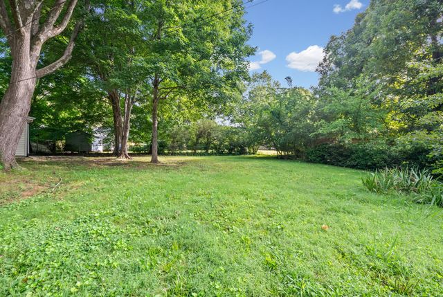 18 Dalewood Dr, Clarksville, TN 37042