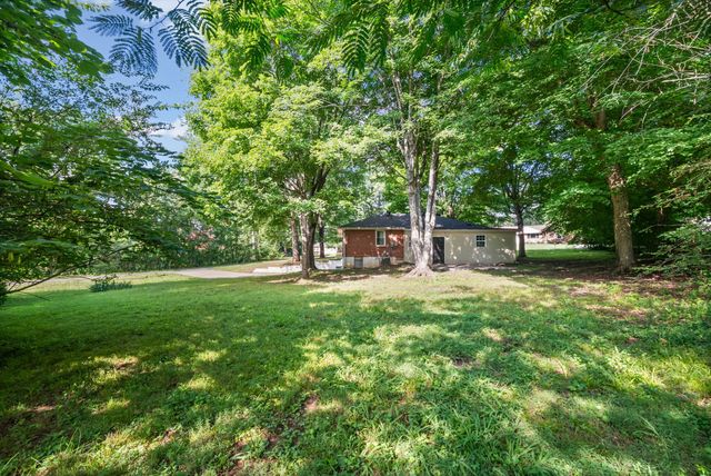 18 Dalewood Dr, Clarksville, TN 37042