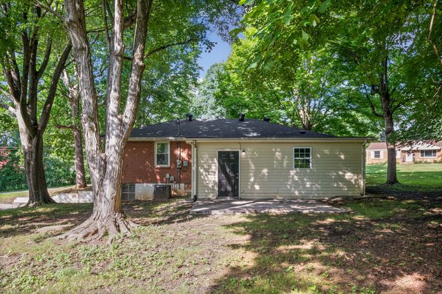 18 Dalewood Dr, Clarksville, TN 37042