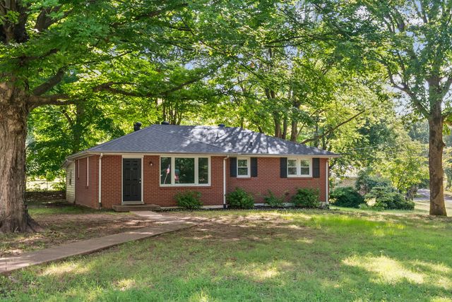 18 Dalewood Dr, Clarksville, TN 37042