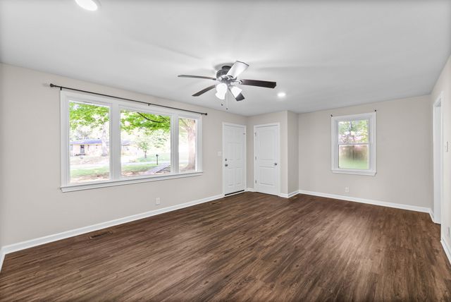 18 Dalewood Dr, Clarksville, TN 37042