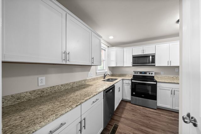 18 Dalewood Dr, Clarksville, TN 37042