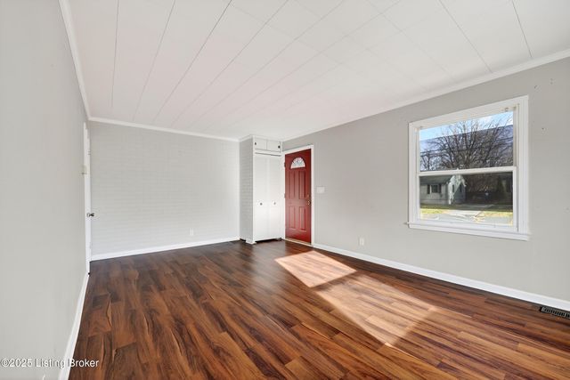 4710 Cliff Ave, Louisville, KY 40215