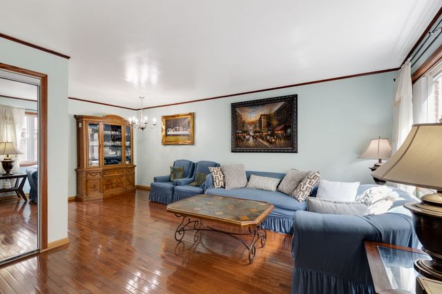 1727 W Estes Avenue C, Chicago, IL 60626