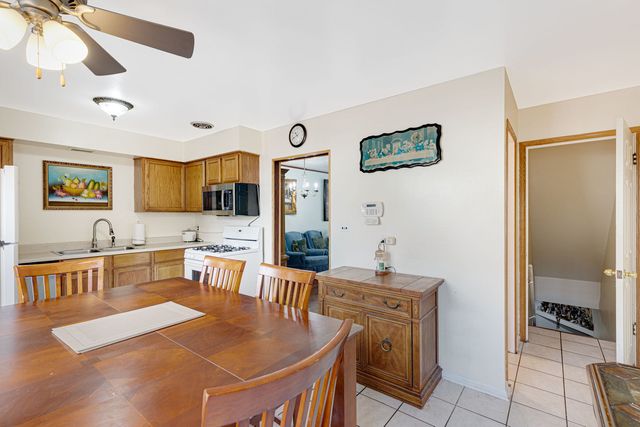 1727 W Estes Avenue C, Chicago, IL 60626