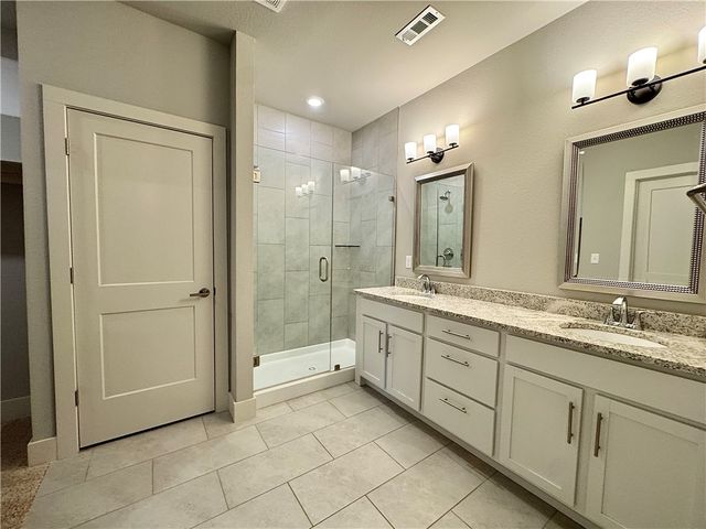 925 NE Heights Lane, Bentonville, AR 72712