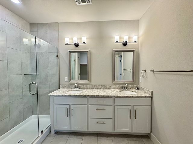925 NE Heights Lane, Bentonville, AR 72712