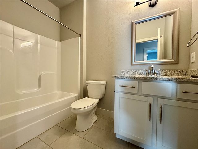 925 NE Heights Lane, Bentonville, AR 72712