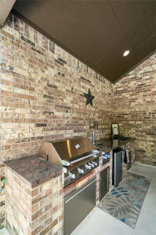 1202 Rocky Falls Lane, Huffman, TX 77336
