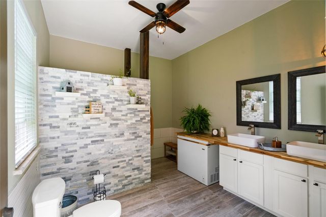 1202 Rocky Falls Lane, Huffman, TX 77336