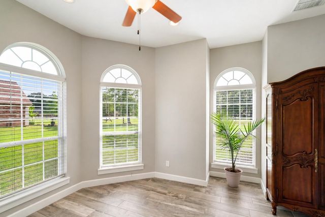 1202 Rocky Falls Lane, Huffman, TX 77336