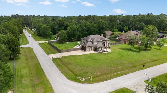 1202 Rocky Falls Lane, Huffman, TX 77336