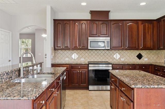 725 LEGACY PARK DRIVE, Casselberry, FL 32707