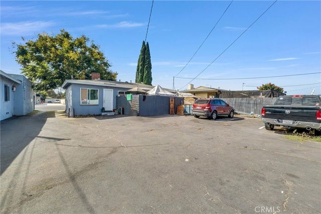 1823 W 17th, Santa Ana, CA 92706