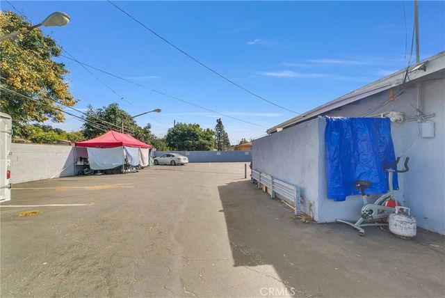 1823 W 17th, Santa Ana, CA 92706